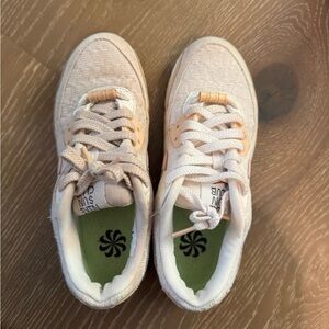 Nike women’s sneakers